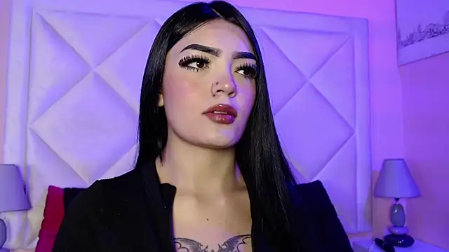 Miaa Smithh   online show from January 8, 2026, 11:38 am