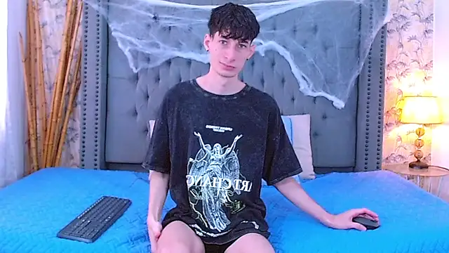 Snapshot of Luke_Carter chatting on October 16, 2025, 1:19 pm Luke Carter online show from October 16, 2025, 1:19 pm