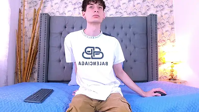 Snapshot of Luke_Carter chatting on November 21, 2025, 1:10 pm Luke Carter online show from November 21, 2025, 1:10 pm