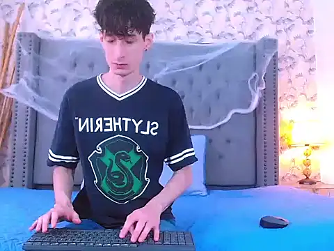 Snapshot of Luke_Carter chatting on November 1, 2025, 1:05 pm Luke Carter online show from November 1, 2025, 1:05 pm