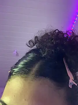 Snapshot of luluzinhax chatting on March 6, 2026, 3:12 am luluzinhax online show from March 6, 2026, 3:12 am