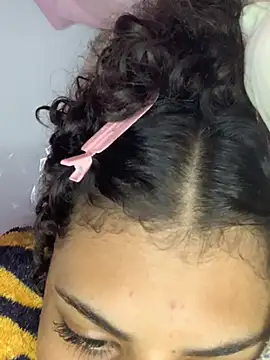 Snapshot of luluzinhax chatting on February 20, 2026, 6:26 am luluzinhax online show from February 20, 2026, 6:26 am