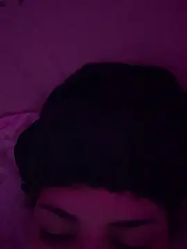 Snapshot of luluzinhax chatting on February 7, 2026, 11:51 am luluzinhax online show from February 7, 2026, 11:51 am