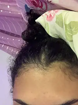 Snapshot of luluzinhax chatting on March 4, 2026, 4:42 am luluzinhax online show from March 4, 2026, 4:42 am