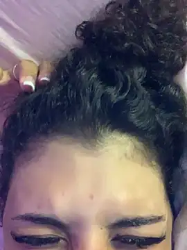 Snapshot of luluzinhax chatting on March 9, 2026, 6:39 am luluzinhax online show from March 9, 2026, 6:39 am