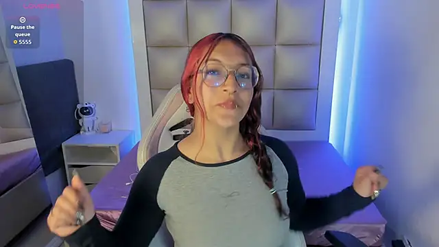 Snapshot of Valkiria_js chatting on November 12, 2025, 12:53 pm Valkiria js online show from November 12, 2025, 12:53 pm