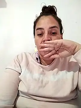 Snapshot of denissebombon chatting on March 30, 2026, 7:48 pm denissebombon online show from March 30, 2026, 7:48 pm