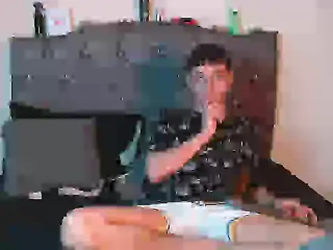 logan willyams  online show from September 20, 2025, 10:37 pm
