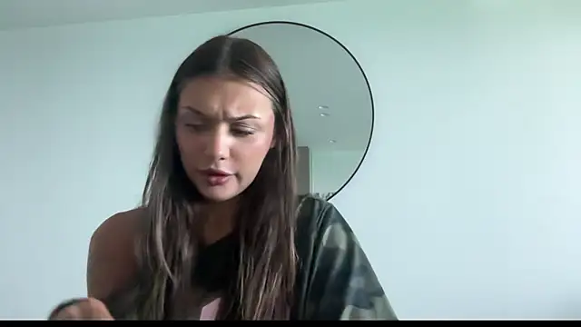 cassiess1 online show from February 12, 2026, 4:01 am