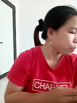 Snapshot of sumy-00 chatting on March 4, 2026, 8:11 am sumy-00 online show from March 4, 2026, 8:11 am