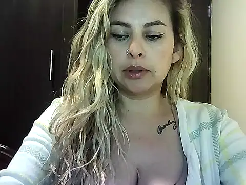 Snapshot of Valery__Rouse_ chatting on November 26, 2025, 4:01 am Valery Rouse online show from November 26, 2025, 4:01 am