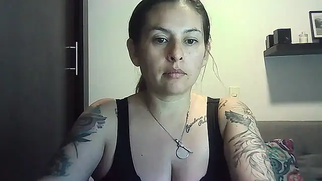 Snapshot of Valery__Rouse_ chatting on April 14, 2026, 10:04 pm Valery Rouse online show from April 14, 2026, 10:04 pm