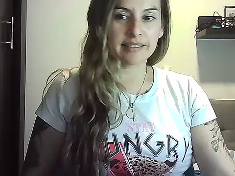 Snapshot of Valery__Rouse_ chatting on April 30, 2026, 10:25 pm Valery Rouse online show from April 30, 2026, 10:25 pm