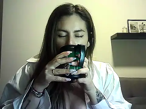 Snapshot of Valery__Rouse_ chatting on April 21, 2026, 2:51 am Valery Rouse online show from April 21, 2026, 2:51 am