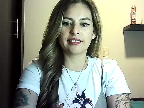 Snapshot of Valery__Rouse_ chatting on April 5, 2026, 1:12 am Valery Rouse online show from April 5, 2026, 1:12 am