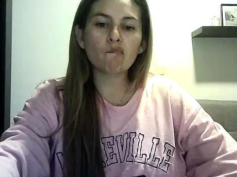 Snapshot of Valery__Rouse_ chatting on April 20, 2026, 10:44 pm Valery Rouse online show from April 20, 2026, 10:44 pm