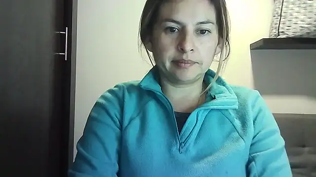 Snapshot of Valery__Rouse_ chatting on April 11, 2026, 4:20 am Valery Rouse online show from April 11, 2026, 4:20 am