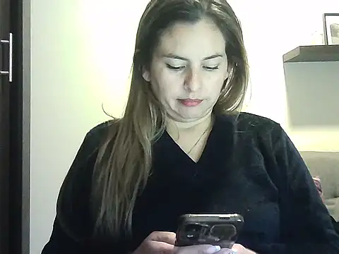 Snapshot of Valery__Rouse_ chatting on April 16, 2026, 10:12 pm Valery Rouse online show from April 16, 2026, 10:12 pm