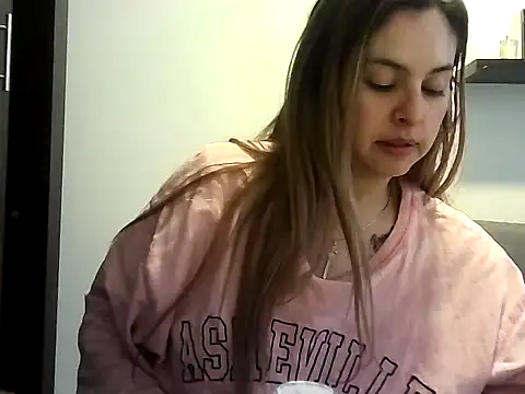 Snapshot of Valery__Rouse_ chatting on April 23, 2026, 12:29 pm Valery Rouse online show from April 23, 2026, 12:29 pm