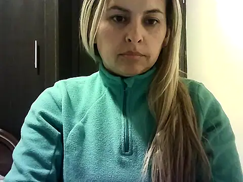 Snapshot of Valery__Rouse_ chatting on November 4, 2025, 1:20 am Valery Rouse online show from November 4, 2025, 1:20 am