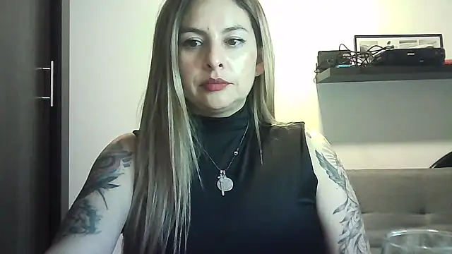 Snapshot of Valery__Rouse_ chatting on May 3, 2026, 5:12 am Valery Rouse online show from May 3, 2026, 5:12 am