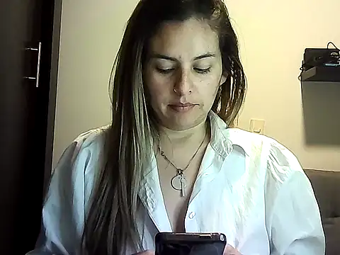 Snapshot of Valery__Rouse_ chatting on April 30, 2026, 1:56 am Valery Rouse online show from April 30, 2026, 1:56 am