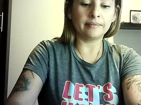 Snapshot of Valery__Rouse_ chatting on May 16, 2026, 7:46 pm Valery Rouse online show from May 16, 2026, 7:46 pm