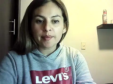 Snapshot of Valery__Rouse_ chatting on April 8, 2026, 10:00 pm Valery Rouse online show from April 8, 2026, 10:00 pm