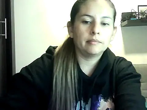 Snapshot of Valery__Rouse_ chatting on April 29, 2026, 2:16 am Valery Rouse online show from April 29, 2026, 2:16 am