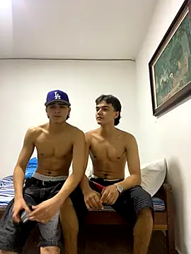 Snapshot of Young_handsome chatting on November 30, 2025, 4:30 pm Young handsome online show from November 30, 2025, 4:30 pm