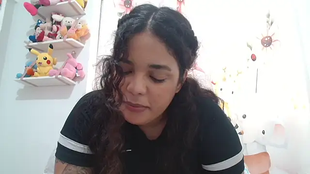 Snapshot of SecretBrunette chatting on September 17, 2025, 5:59 pm SecretBrunette online show from September 17, 2025, 5:59 pm
