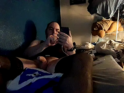 Snapshot of GeilerHSVFAN1989 chatting on December 4, 2025, 8:52 pm GeilerHSVFAN1989 online show from December 4, 2025, 8:52 pm