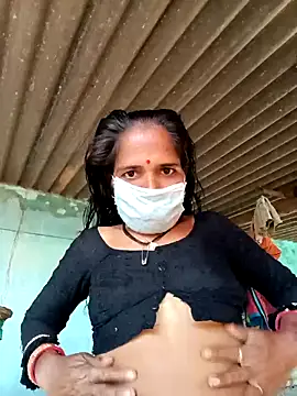 Snapshot of Hot-honi chatting on October 8, 2025, 4:14 am Hot-honi online show from October 8, 2025, 4:14 am