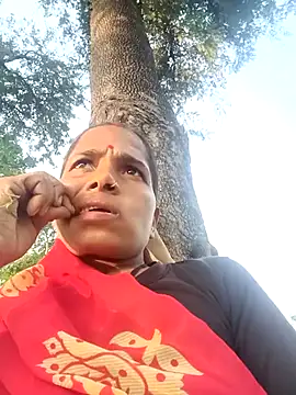 Snapshot of Hot-honi chatting on November 21, 2025, 10:47 am Hot-honi online show from November 21, 2025, 10:47 am