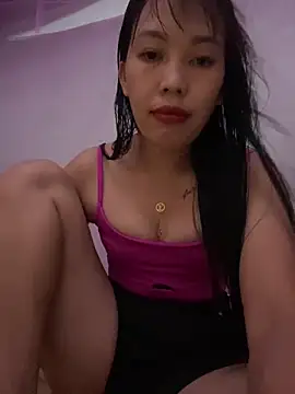 Bear-cute00 online show from September 24, 2025, 12:07 am