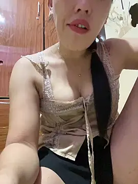 Bear-cute00 online show from September 21, 2025, 5:01 am