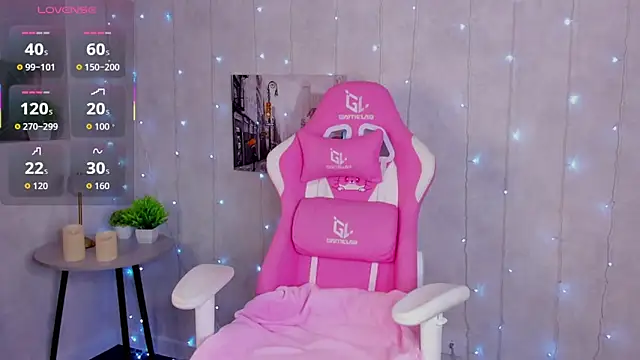 Snapshot of Lynn_Martin chatting on October 25, 2025, 1:05 am Lynn Martin online show from October 25, 2025, 1:05 am