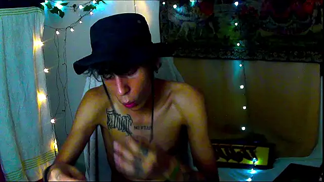 Crxxxsh online show from September 18, 2025, 7:55 am