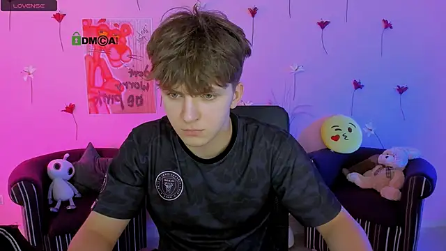 travis wolf  online show from March 21, 2026, 9:47 am