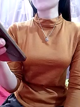 CherryBeii online show from December 3, 2025, 3:18 am