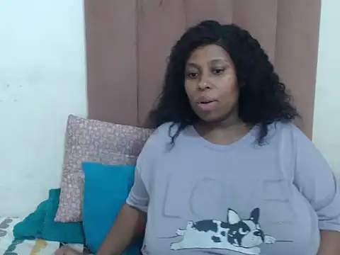 Snapshot of Chubby_Queenx255 chatting on October 26, 2025, 11:43 am Chubby Queenx255 online show from October 26, 2025, 11:43 am