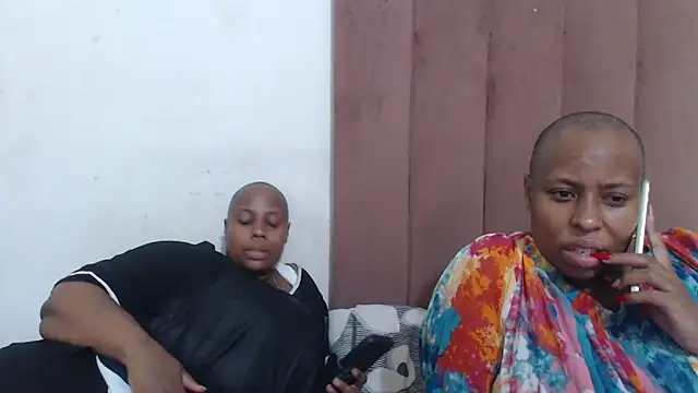 Snapshot of Chubby_Queenx255 chatting on December 17, 2025, 2:44 pm Chubby Queenx255 online show from December 17, 2025, 2:44 pm