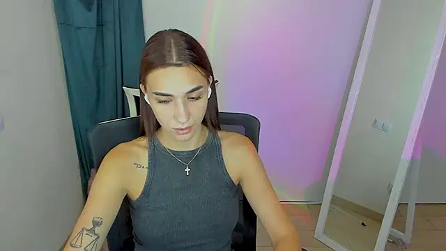 Snapshot of Bella_Night4 chatting on August 3, 2026, 9:04 am Bella Night4 online show from August 3, 2026, 9:04 am
