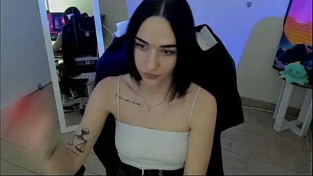 Snapshot of Bella_Night4 chatting on November 24, 2025, 7:52 am Bella Night4 online show from November 24, 2025, 7:52 am