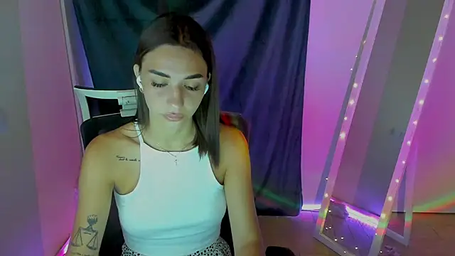 Snapshot of Bella_Night4 chatting on July 2, 2026, 6:41 am Bella Night4 online show from July 2, 2026, 6:41 am