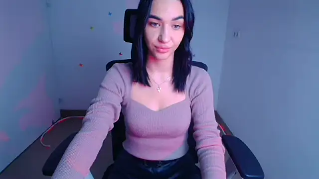 Snapshot of Bella_Night4 chatting on October 9, 2025, 11:55 am Bella Night4 online show from October 9, 2025, 11:55 am