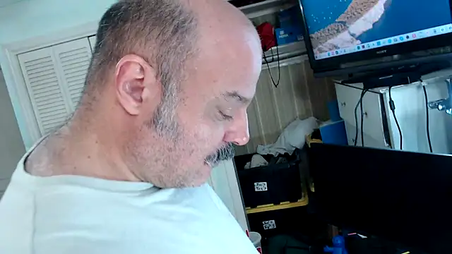 Snapshot of bullmusclejoe chatting on March 23, 2026, 1:17 am bullmusclejoe online show from March 23, 2026, 1:17 am