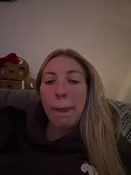 Snapshot of CheekyChelseaX chatting on December 1, 2025, 6:31 pm CheekyChelseaX online show from December 1, 2025, 6:31 pm