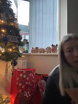 Snapshot of CheekyChelseaX chatting on November 30, 2025, 3:35 pm CheekyChelseaX online show from November 30, 2025, 3:35 pm