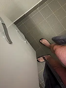 Snapshot of NuclearValue40 chatting on February 19, 2026, 7:11 pm NuclearValue40 online show from February 19, 2026, 7:11 pm